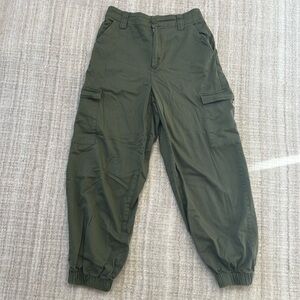 Army Green Cargo Pants by BDG - size L